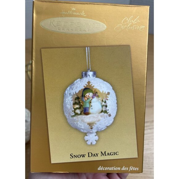 Hallmark Keepsake Ornament Snow Day Magic 2005 Club Exclusive Snowman and Child - Picture 6 of 8